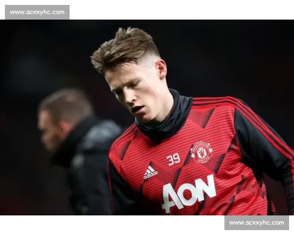 灯光晃眼?麦克托米奈:闭眼射就对了